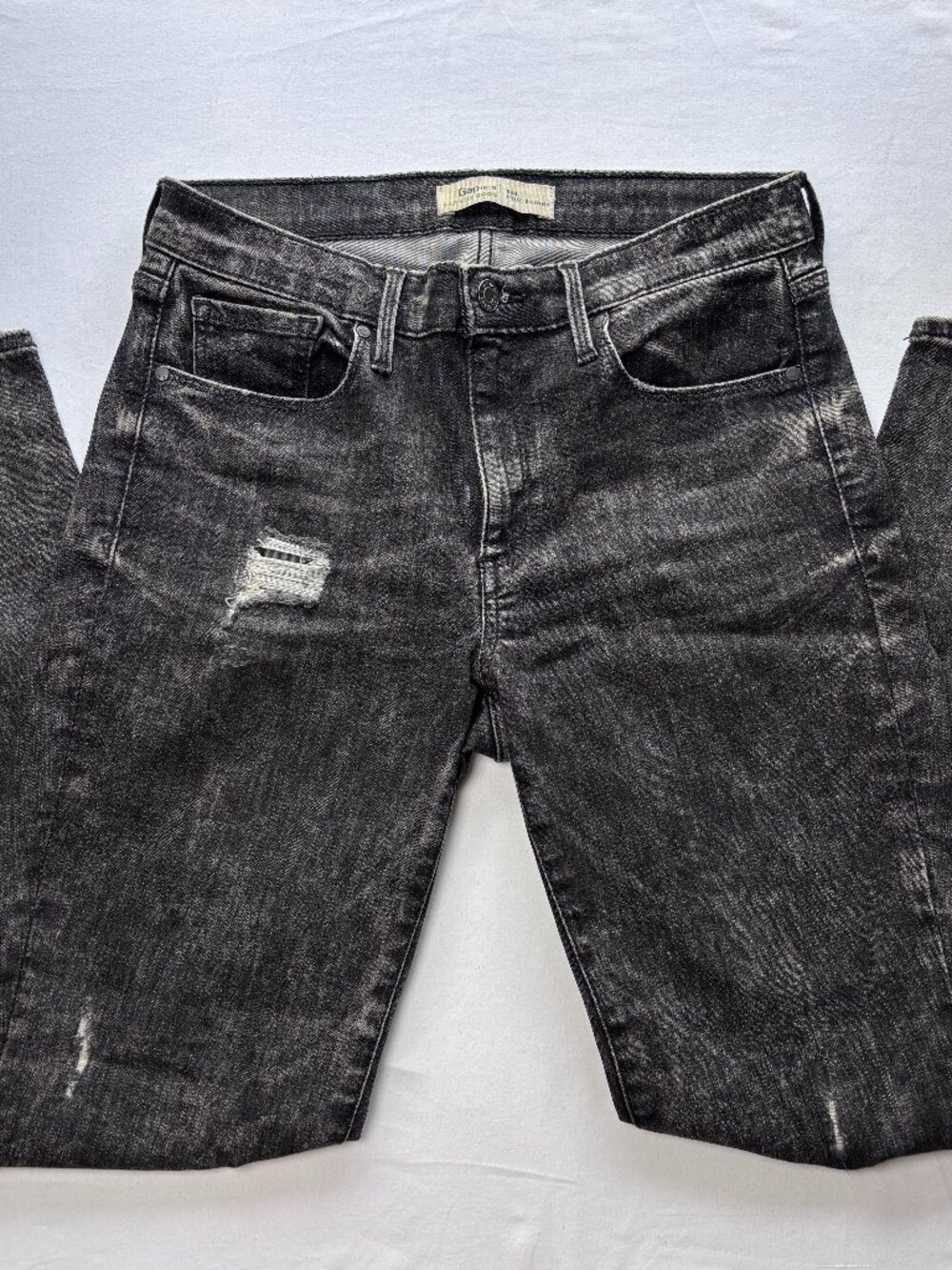 Gap 1969 True Skinny Distressed Black Jeans 28R